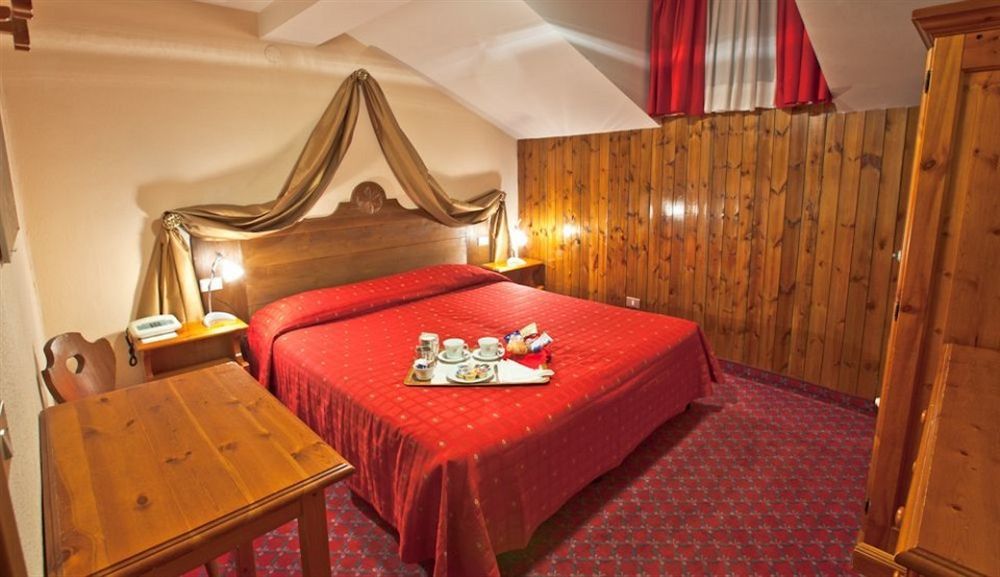 Hotel Cristallo Courmayeur Exterior foto