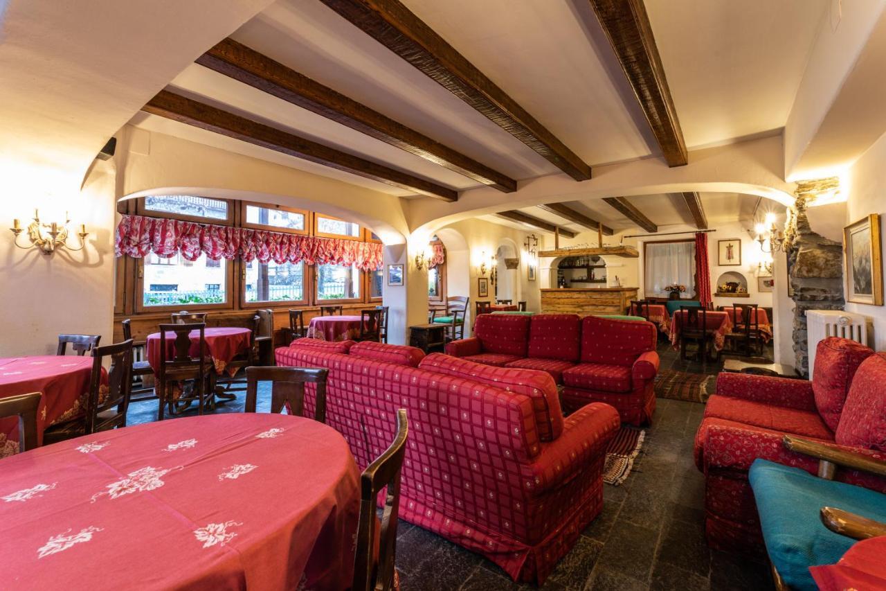 Hotel Cristallo Courmayeur Exterior foto